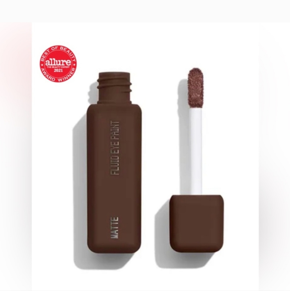 *About-face Matte Fluid Eye Paint™ in Weightless